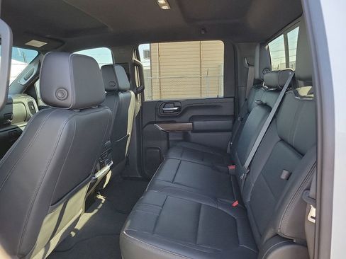 Used 2023 Chevrolet Silverado 3500 High Country image 8