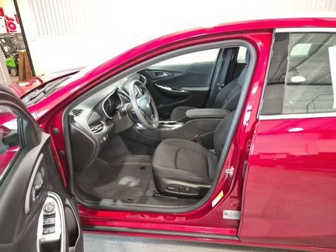 Used 2024 Chevrolet Malibu LT FWD image 9