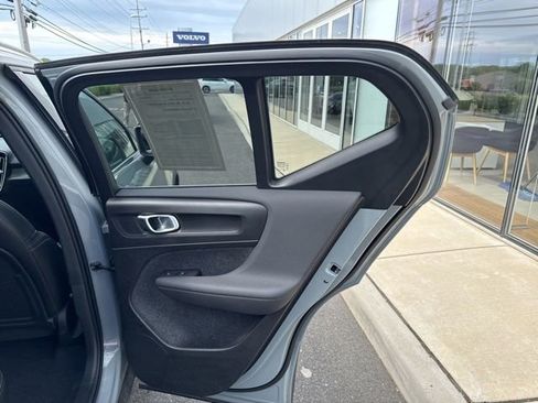 Certified 2025 Volvo XC40 B5 Plus AWD/4WD image 12