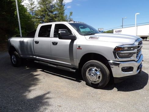 New 2026 RAM 3500 Tradesman AWD/4WD image 6
