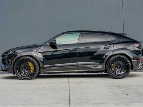 Used 2025 Lamborghini Urus SE image 2