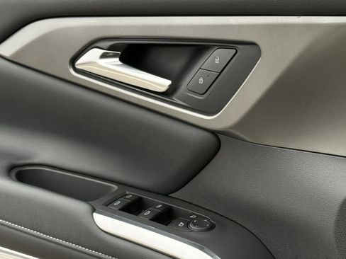 Certified 2025 Chevrolet Traverse LT image 20