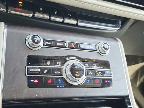 Used 2022 Lincoln Aviator Reserve w/ Equipment Group 201A AWD/4WD image 31