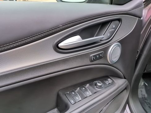 Used 2024 Alfa Romeo Stelvio Veloce image 20