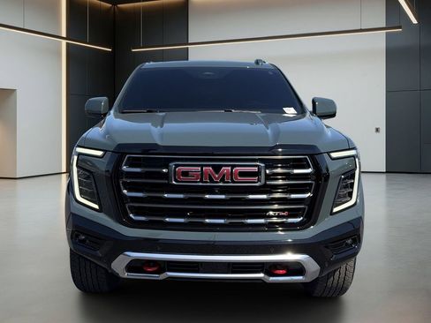Certified 2025 GMC Yukon AT4 w/ AT4 Premium Package AWD/4WD image 8