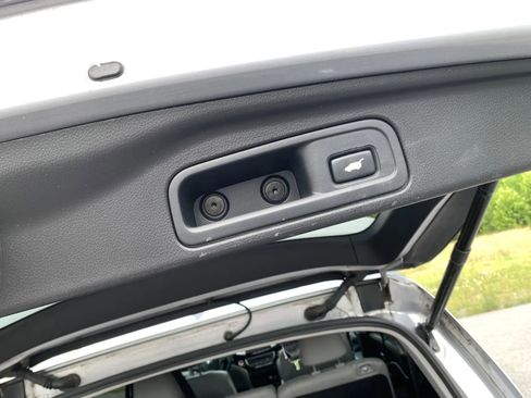 Used 2017 Honda Pilot Touring image 39