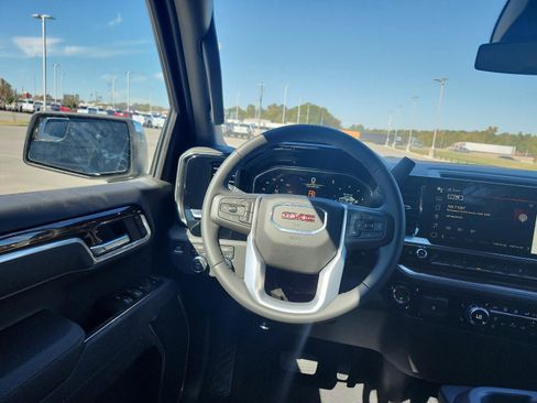 New 2026 GMC Sierra 1500 SLE image 10