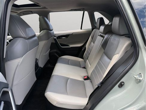Used 2021 Toyota RAV4 XLE Premium AWD/4WD image 36