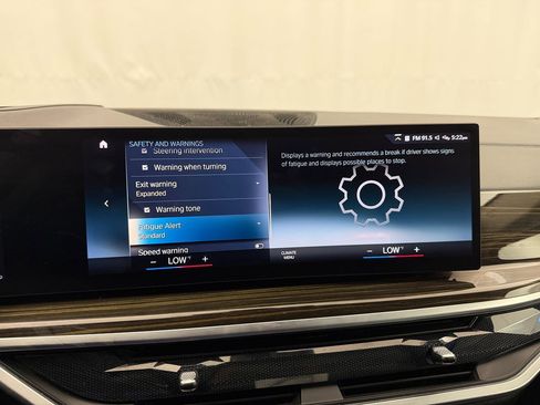 Used 2023 BMW X7 xDrive40i w/ Premium Package image 27