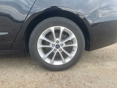 Used 2020 Ford Fusion SE FWD image 14