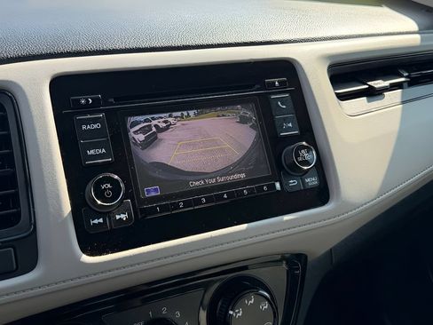 Used 2022 Honda HR-V LX image 27