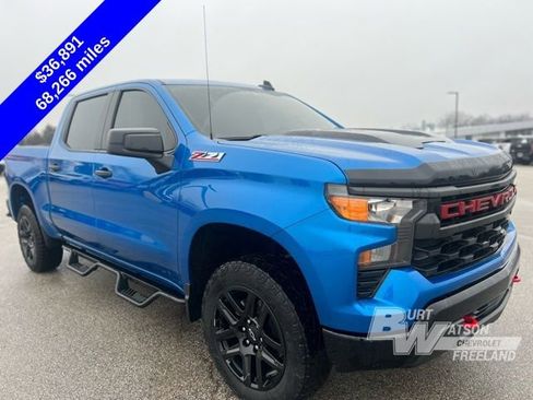 Used 2023 Chevrolet Silverado 1500 Custom Trail Boss w/ LPO, Dark Essentials Package image 8