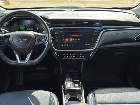 Used 2022 Chevrolet Bolt EUV LT w/ Convenience Package image 11
