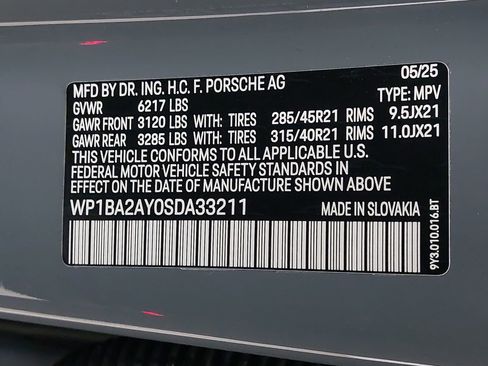 Certified 2025 Porsche Cayenne Coupe image 38