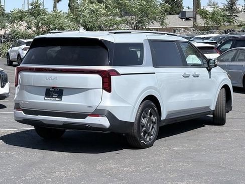 New 2026 Kia Carnival EX FWD image 4