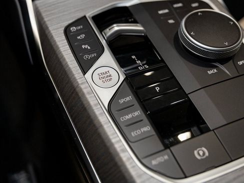 New 2026 BMW 330i xDrive Sedan w/ Convenience Package image 24