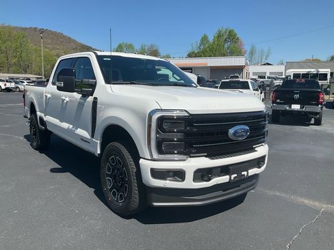New 2026 Ford F250 Platinum image 3