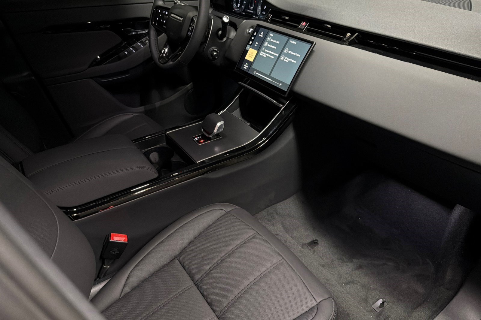 New 2026 Land Rover Range Rover Evoque S AWD/4WD image 29