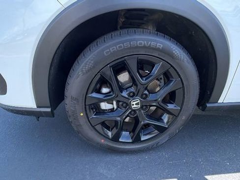 Used 2024 Honda HR-V Sport image 10