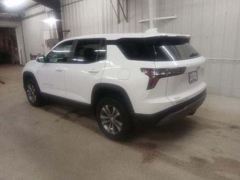 Used 2025 Chevrolet Equinox LT image 3