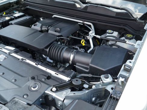 Used 2025 Chevrolet Colorado W/T RWD image 37