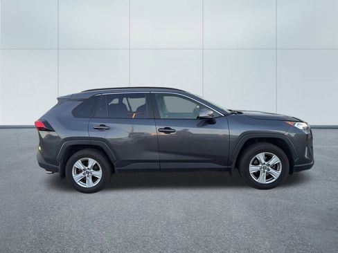 Used 2019 Toyota RAV4 XLE image 10