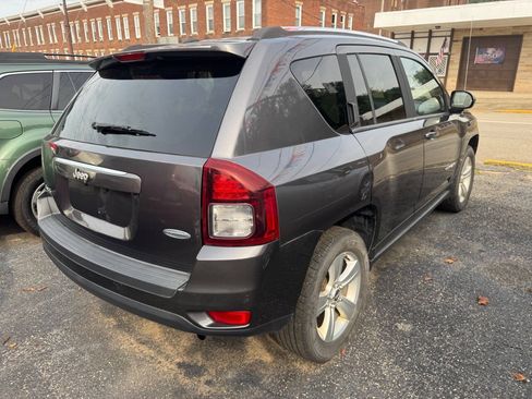 Used 2014 Jeep Compass Latitude AWD/4WD image 5
