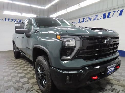 Used 2025 Chevrolet Silverado 2500 LT w/ Trail Boss Package image 3