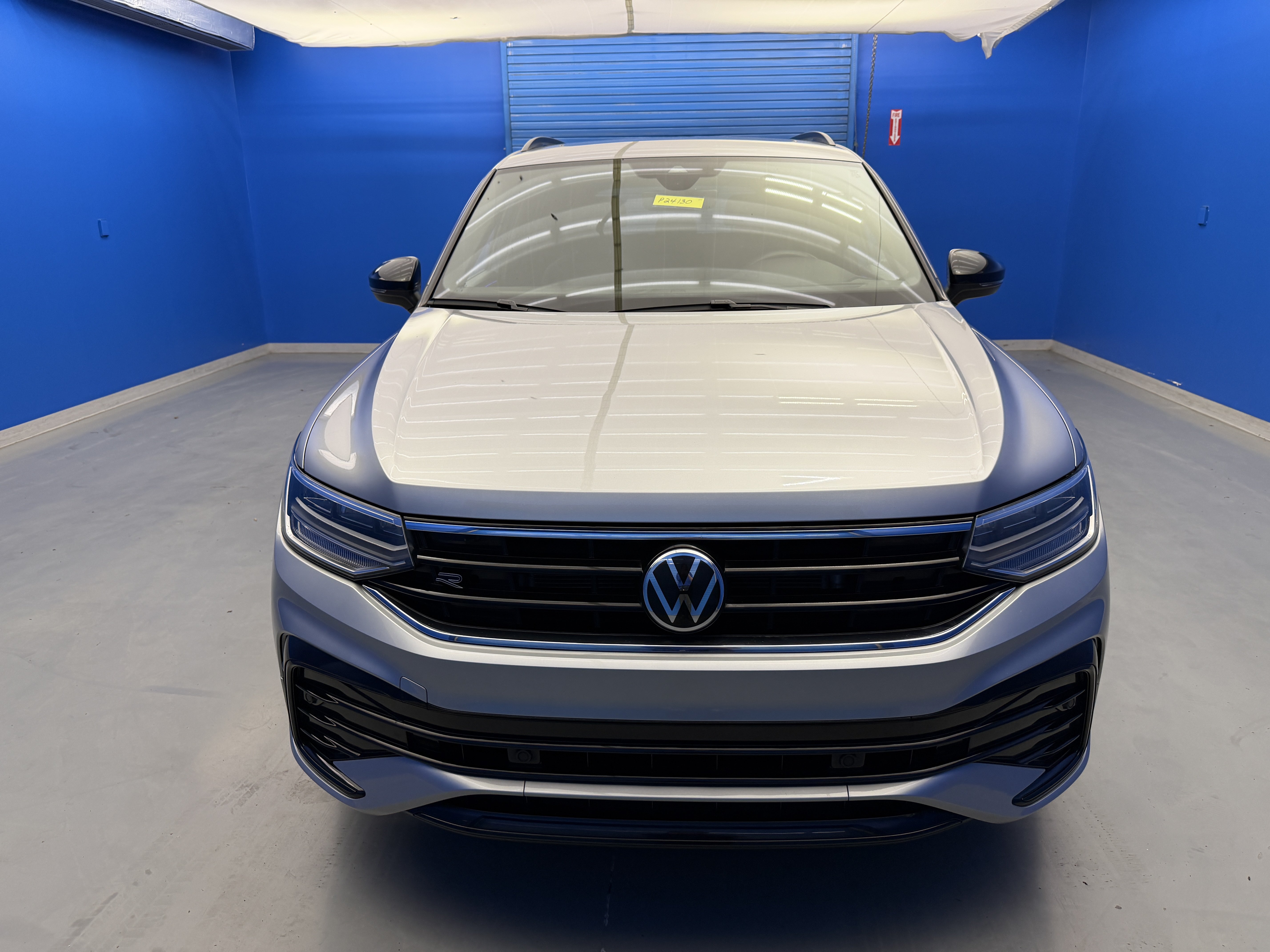 Used 2023 Volkswagen Tiguan SE R-Line FWD image 3