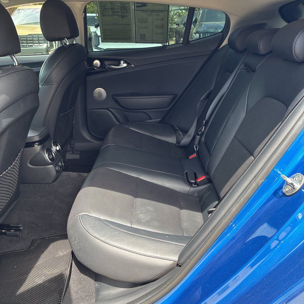 Used 2018 Kia Stinger Premium RWD image 12