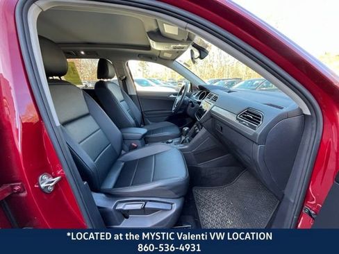 Certified 2020 Volkswagen Tiguan SE w/ Panoramic Sunroof Package image 23