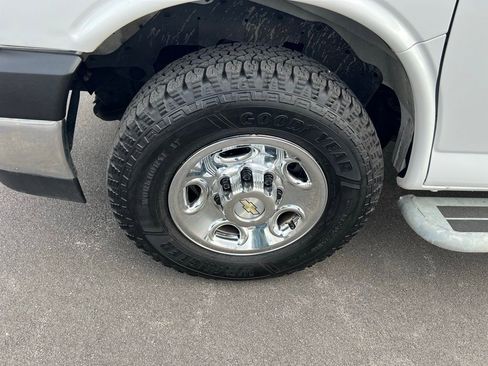 Used 2024 Chevrolet Express 2500 w/ Driver Convenience Package image 13