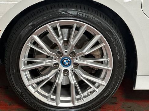 Used 2023 BMW 330e w/ Driving Assistance Package RWD image 33