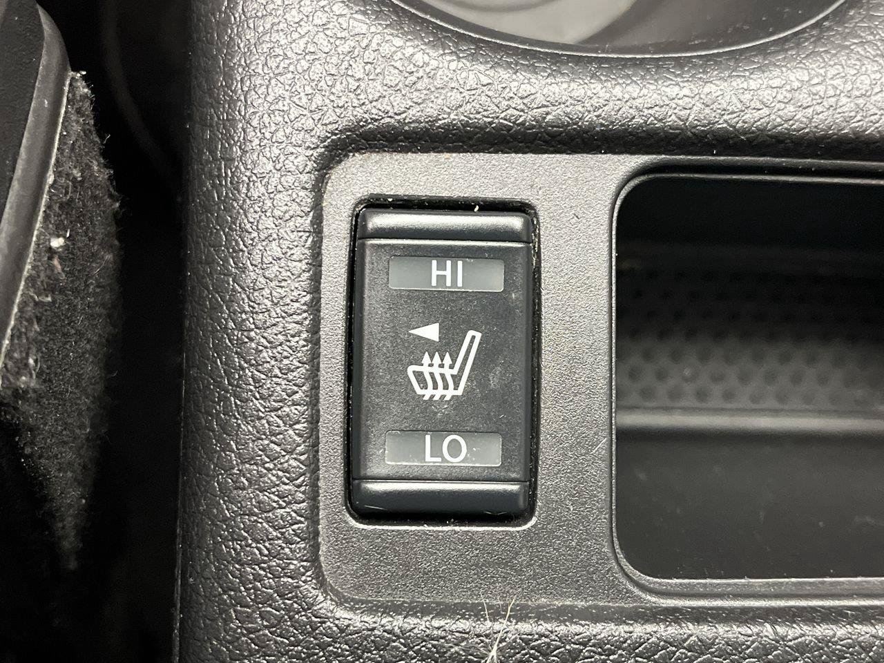 Used 2020 Nissan Rogue SV AWD/4WD image 19