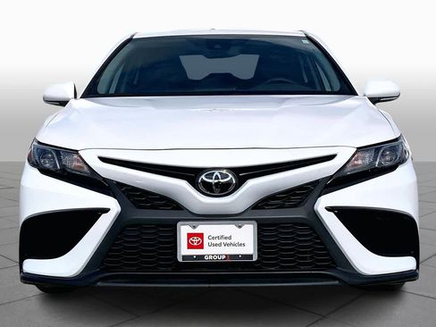 Used 2023 Toyota Camry SE image 3