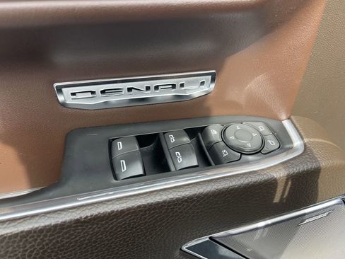 Used 2024 GMC Sierra 1500 Denali w/ Denali Reserve Package AWD/4WD image 15
