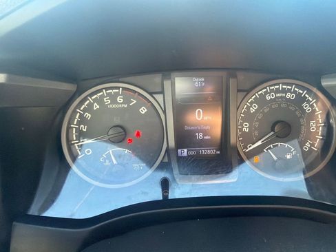 Used 2016 Toyota Tacoma TRD Off-Road w/ Towing Package image 12