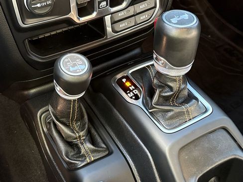 Used 2021 Jeep Wrangler Unlimited Sahara image 28