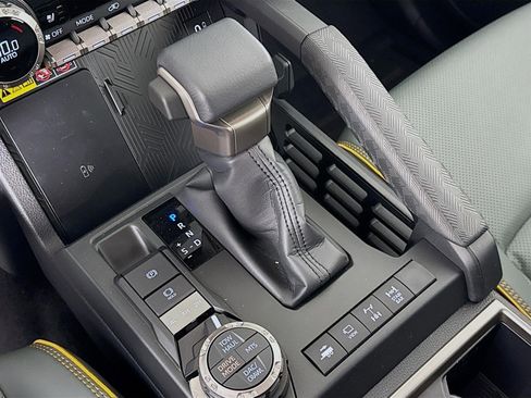 Used 2025 Toyota 4Runner Trailhunter image 19