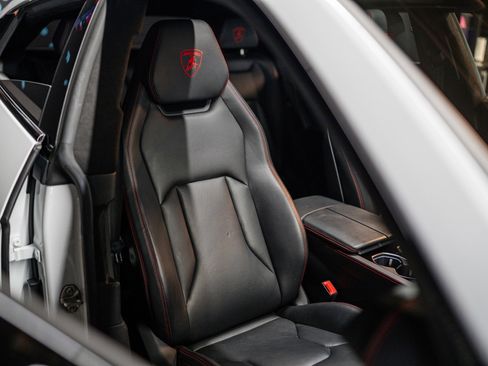 Used 2019 Lamborghini Urus image 12