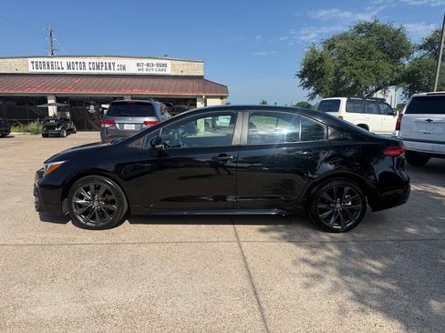 Used 2025 Toyota Corolla SE FWD image 4
