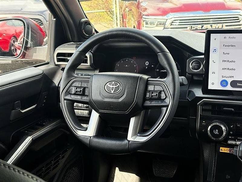Used 2025 Toyota 4Runner Limited AWD/4WD image 49