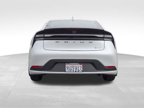 Used 2025 Toyota Prius Plug-In Hybrid image 4