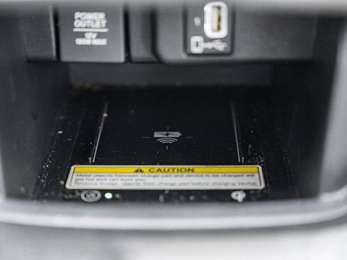 Used 2018 Honda Accord Touring image 25