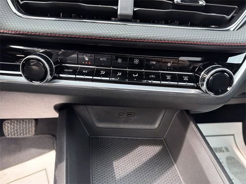 Used 2026 Chevrolet Equinox RS image 22