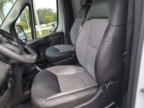 Used 2025 RAM ProMaster 2500 w/ Convenience Group FWD image 11