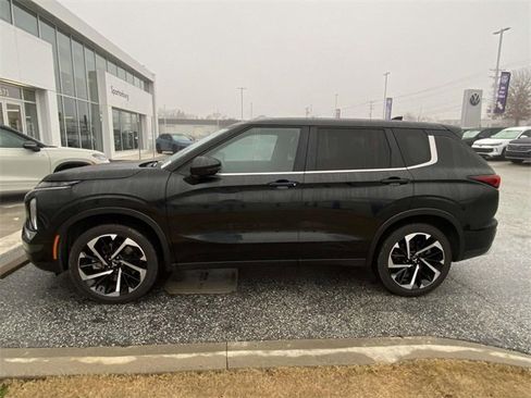 Used 2024 Mitsubishi Outlander SE image 4