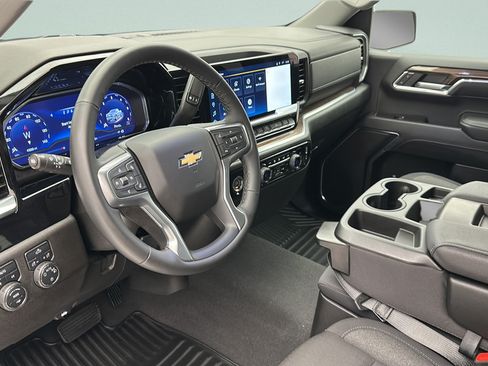 Used 2024 Chevrolet Silverado 1500 LT AWD/4WD image 13