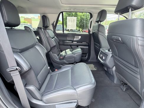 Used 2025 Ford Expedition Platinum AWD/4WD image 26