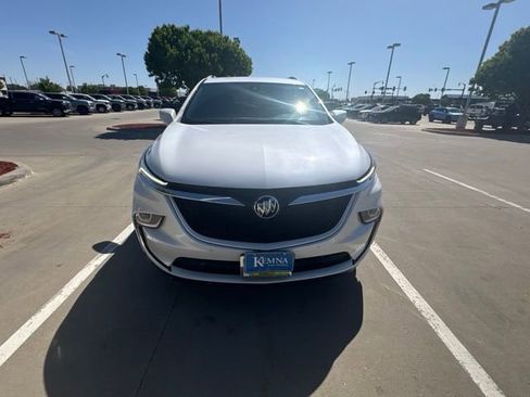 Used 2024 Buick Enclave Essence w/ Sport Touring Edition AWD/4WD image 2
